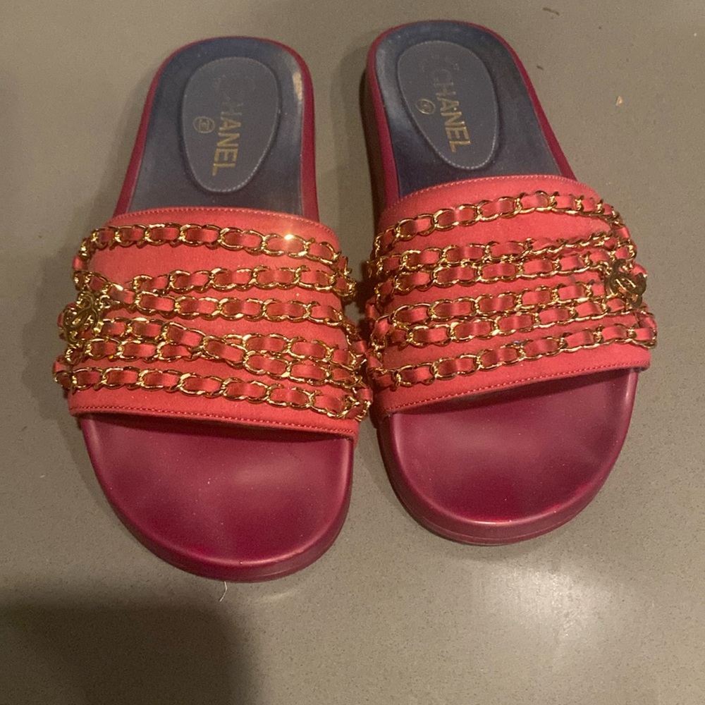Chanell slides 💯authentic